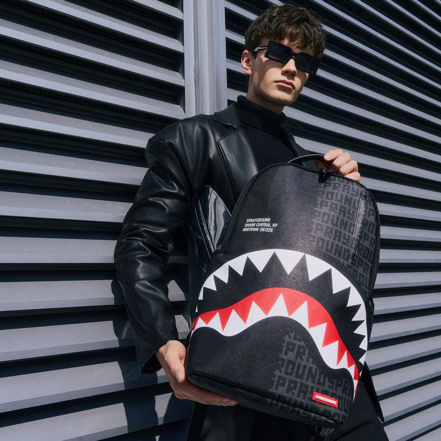 Mochila Urbano Unisex Sprayground Dlxsv Shark Central Split Infinity Mochila Urbano Unisex Sprayground Dlxsv Shark Central Split Infinity