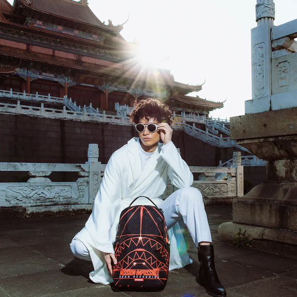 Mochila Urbano Unisex Sprayground Mochila Dlxr Mission Impossible Laser Shark Mochila Urbano Unisex Sprayground Mochila Dlxr Mission Impossible Laser Shark