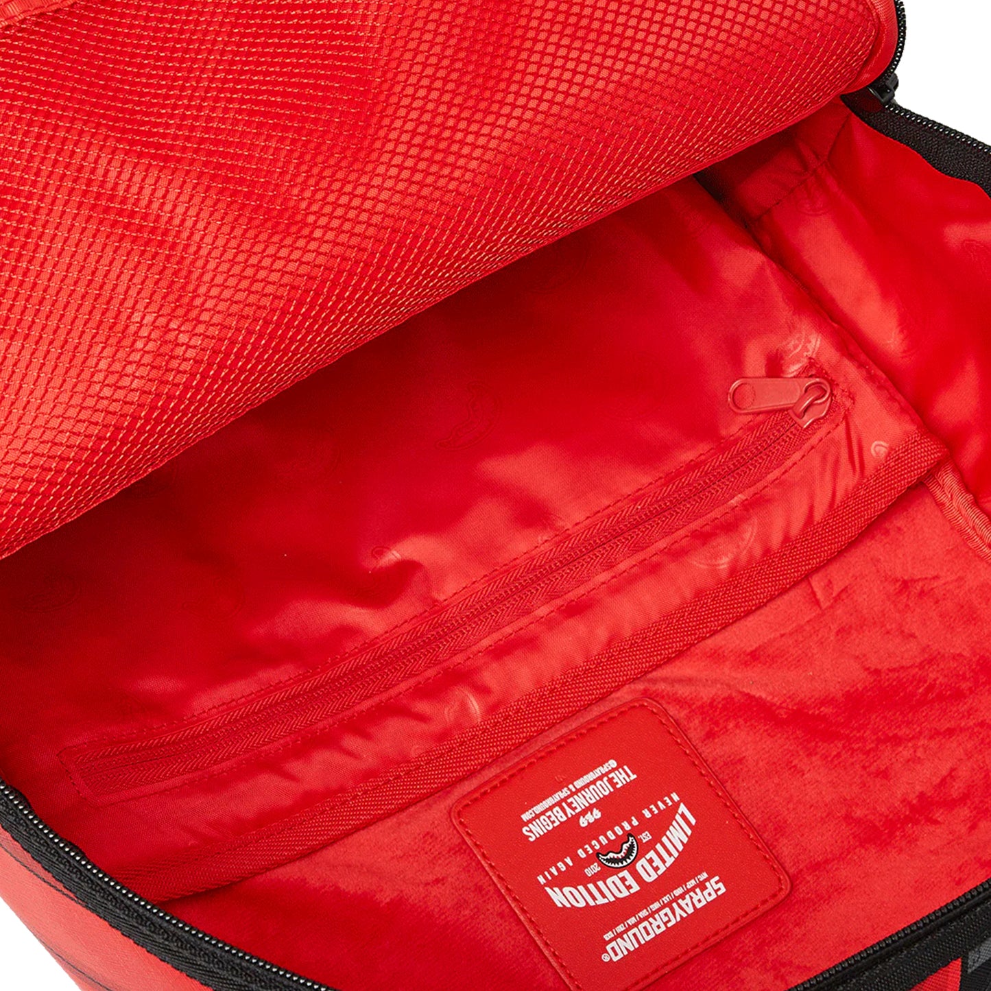 Mochila Urbano Unisex Sprayground Dlxsv Looney Tunes Bugs Curtain Reveal Mochila Urbano Unisex Sprayground Dlxsv Looney Tunes Bugs Curtain Reveal