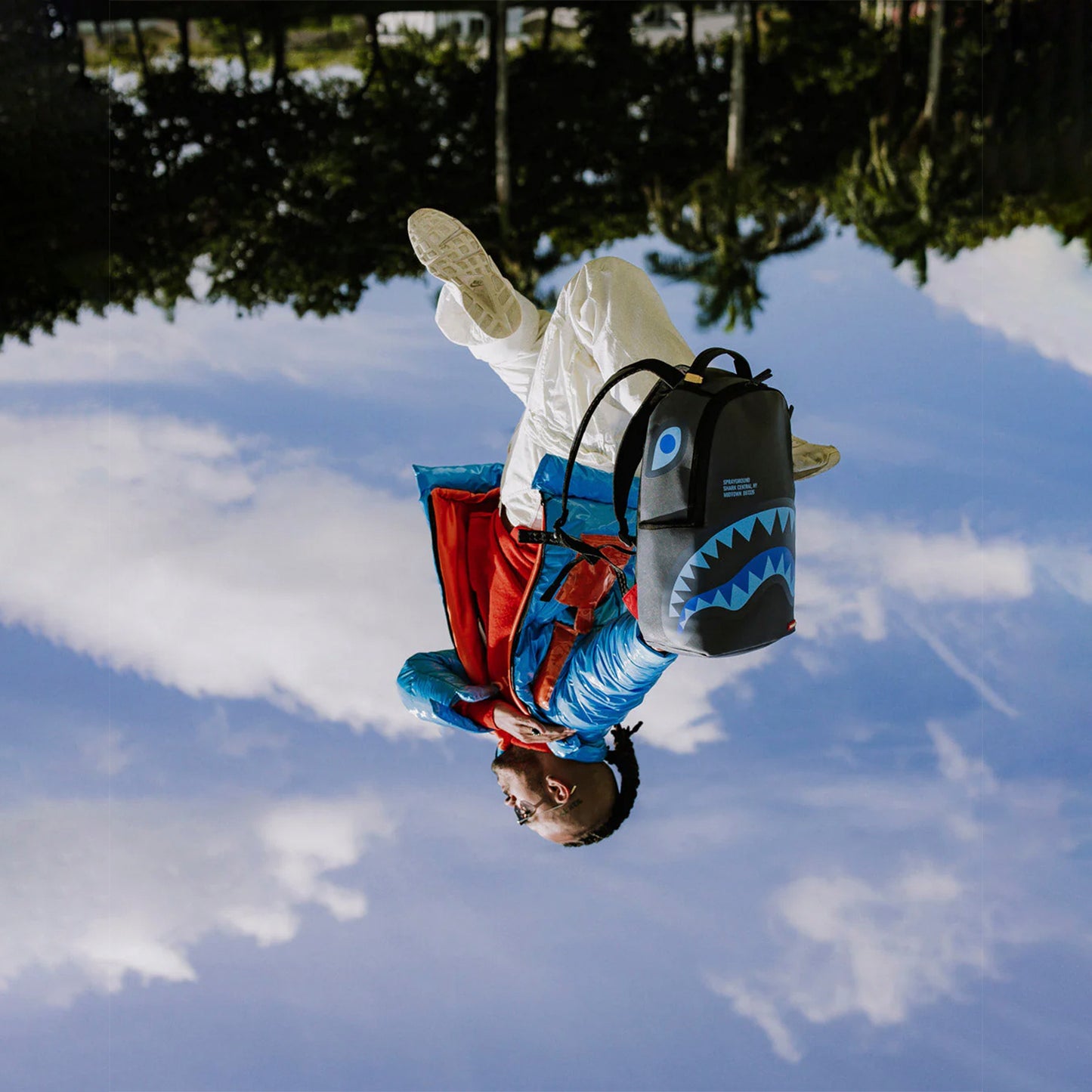 Mochila Urbano Unisex Sprayground Dlxsv Shark Central Midnight Blue Mochila Urbano Unisex Sprayground Dlxsv Shark Central Midnight Blue