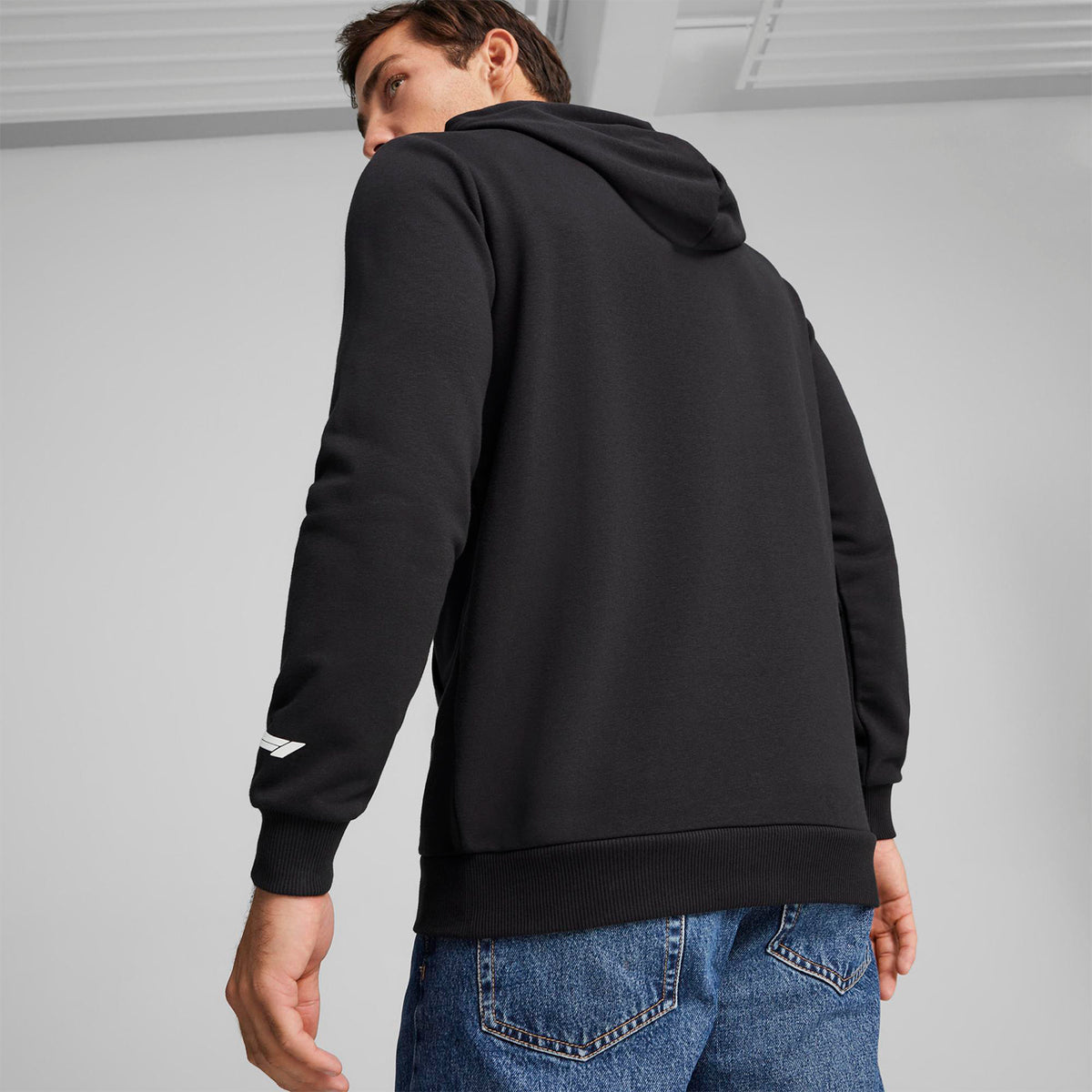 Polera Motorsport Hombre Puma F1 Logo Graphic Hoodie color Negro Tendencia - código 625693 01