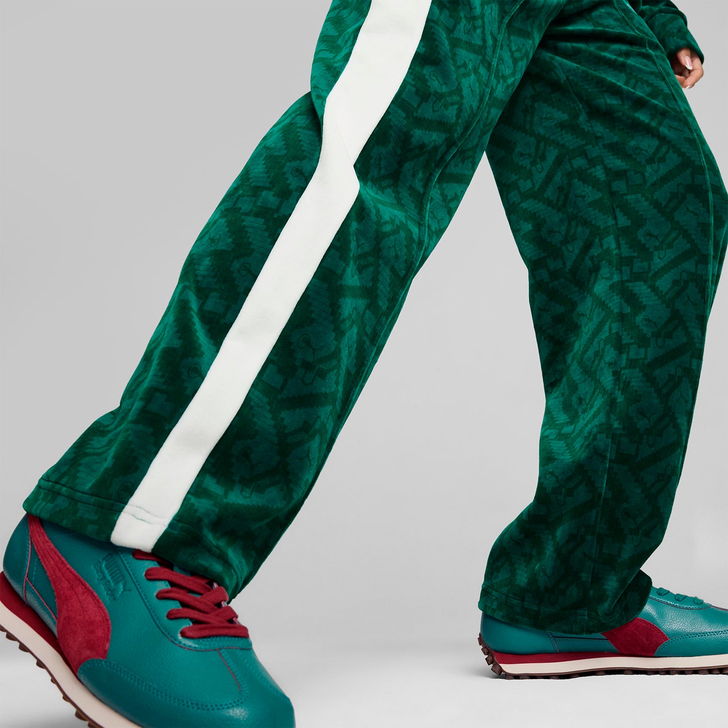 Pantalones Urbano Mujer Puma X Squid Game T7 Iconic Straight Tra - Moda Urbana