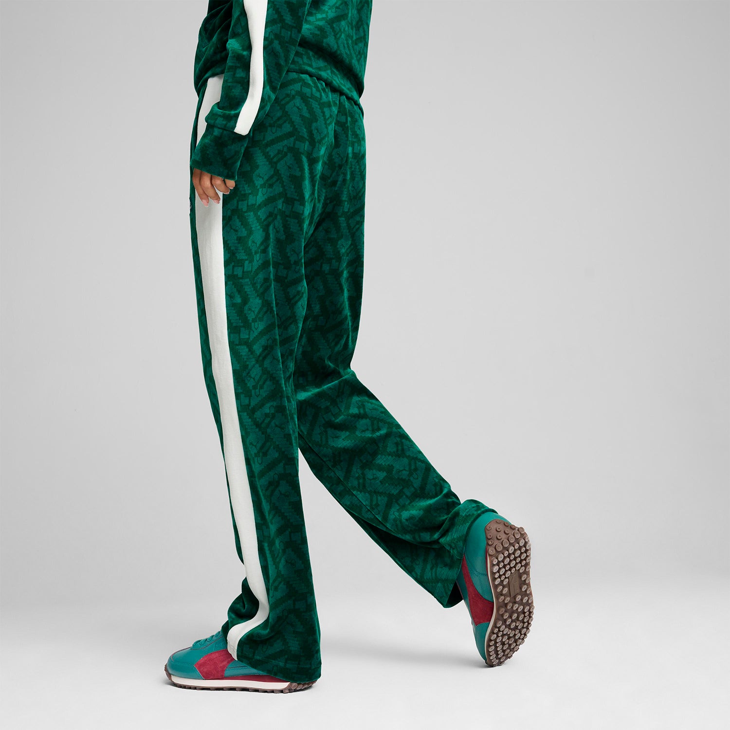 Pantalones Urbano Mujer Puma X Squid Game T7 Iconic Straight Tra - Prendas Lifestyle