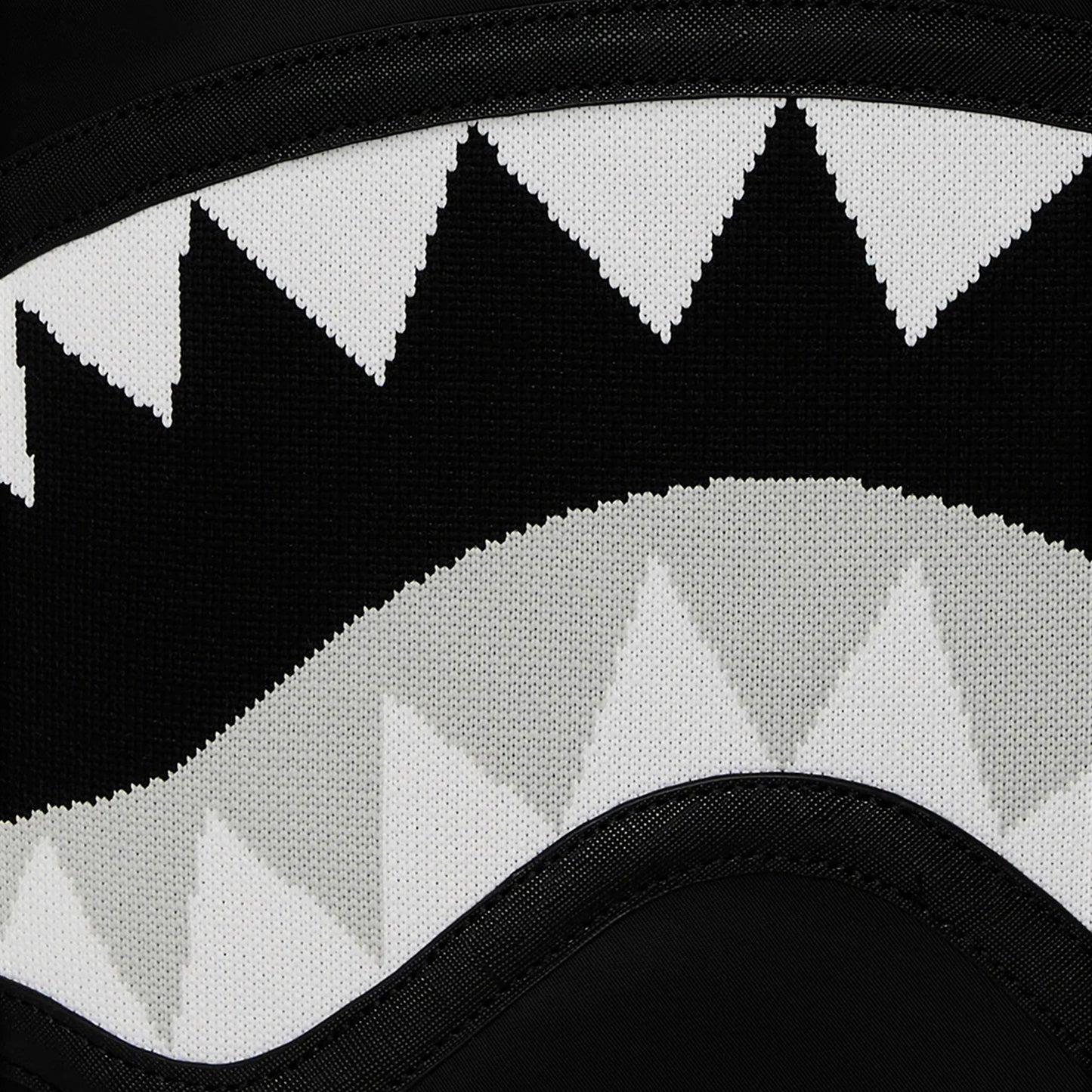 Mochila Urbano Unisex Sprayground Dlxsv Shark Central Hazard Pay