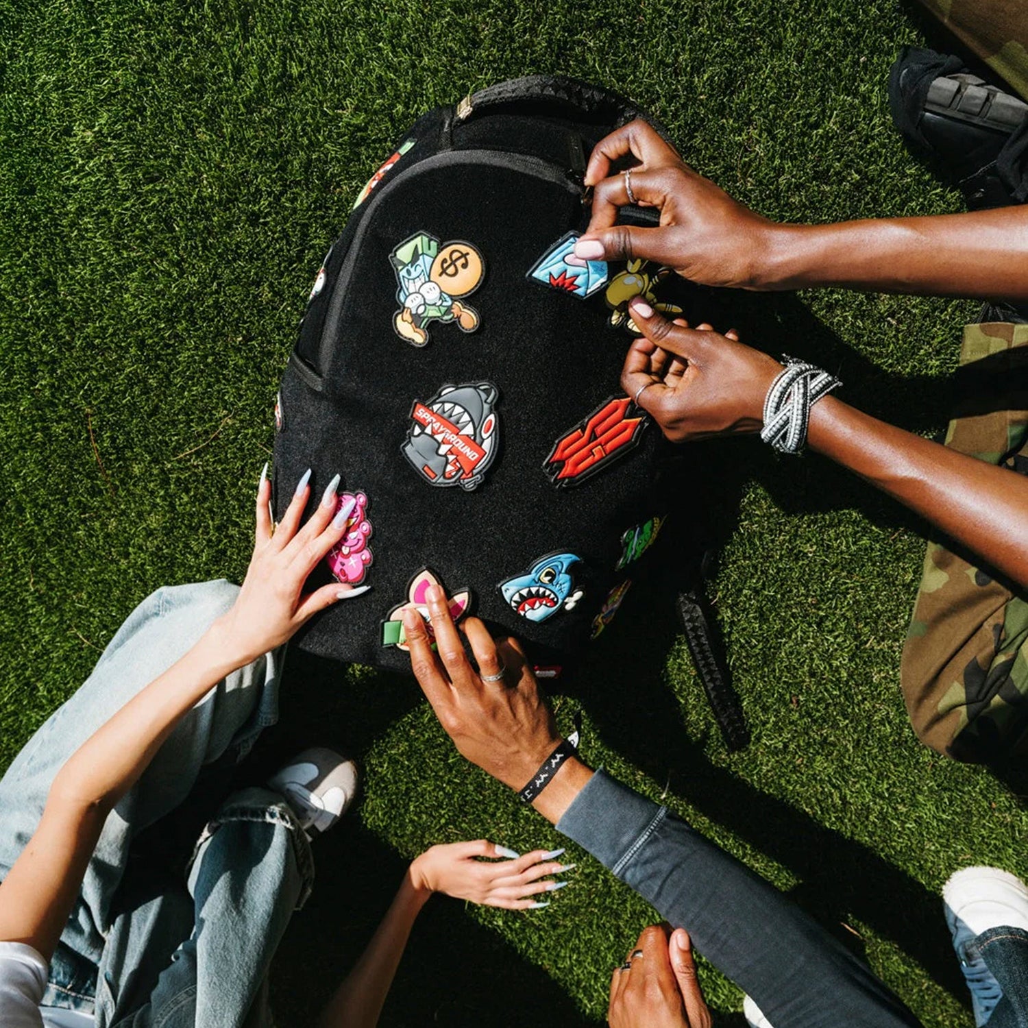 Mochila Urbano Unisex Sprayground Especial Dlxsv All Velcro Shark Gang