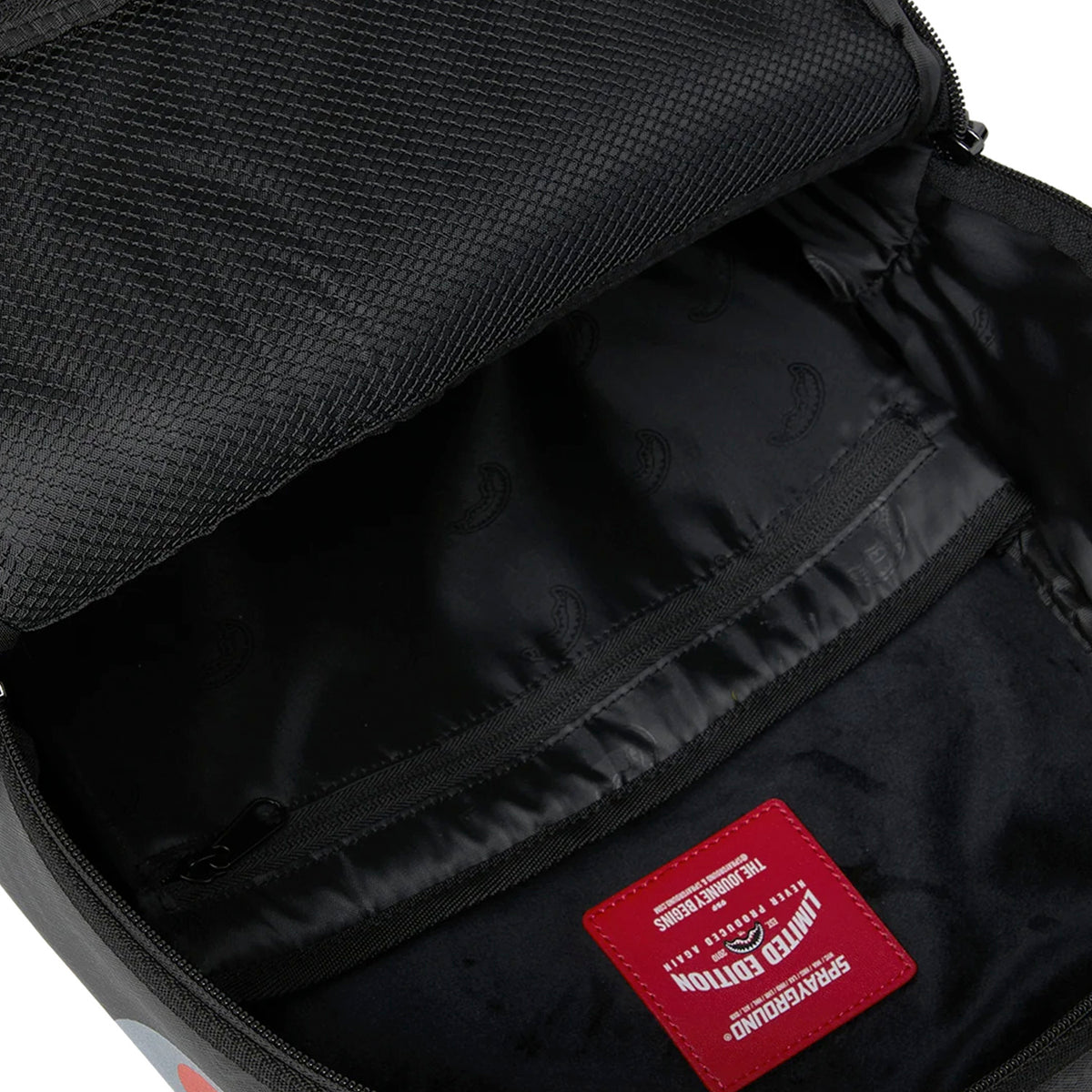 Mochila Urbano Unisex Sprayground 4am Red Shark