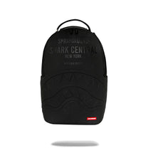Mochila Sprayground Unisex Shark Central Embossed Negro