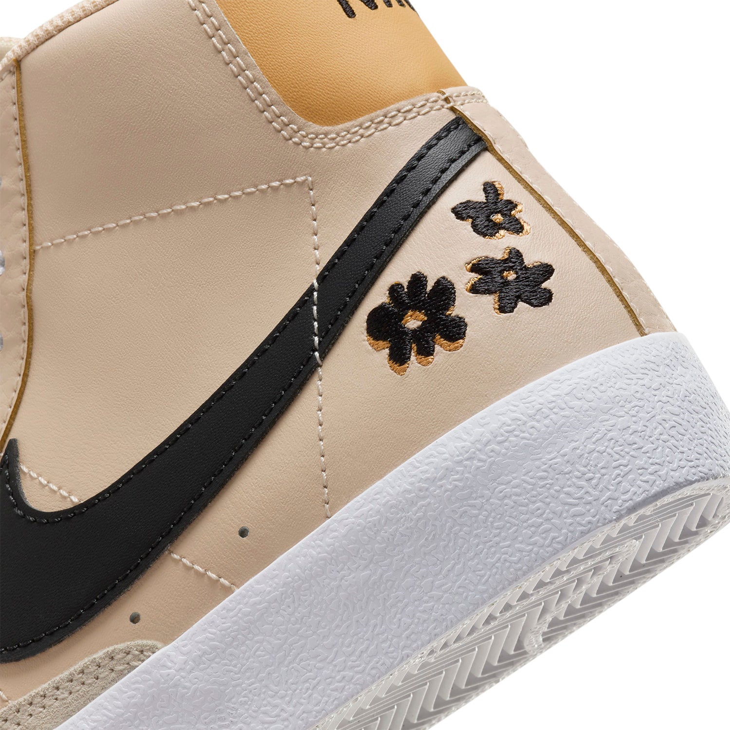 Zapatillas Nike Junior Blazer Mid '77 Beige