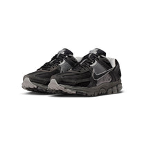 Zapatillas Nike Hombre Zoom Vomero 5 Suede Negro
