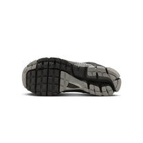 Zapatillas Nike Hombre Zoom Vomero 5 Suede Negro