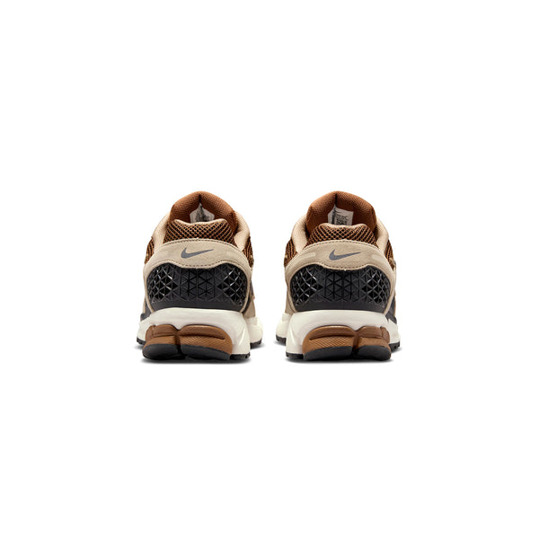 Zapatillas Nike Hombre Zoom Vomero 5 Suede Marron