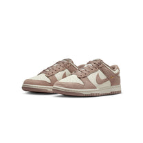 Zapatillas Nike Mujer Dunk Low Beige