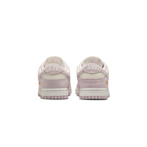 Zapatillas Nike Mujer Dunk Low SE Rosado