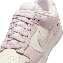 Zapatillas Nike Mujer Dunk Low SE Rosado