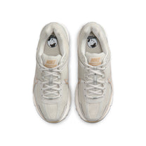 Zapatillas Nike Mujer Zoom Vomero 5 Crema
