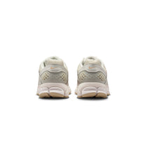 Zapatillas Nike Mujer Zoom Vomero 5 Crema