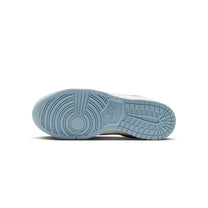 Zapatillas Nike Mujer Dunk Low SE Celeste