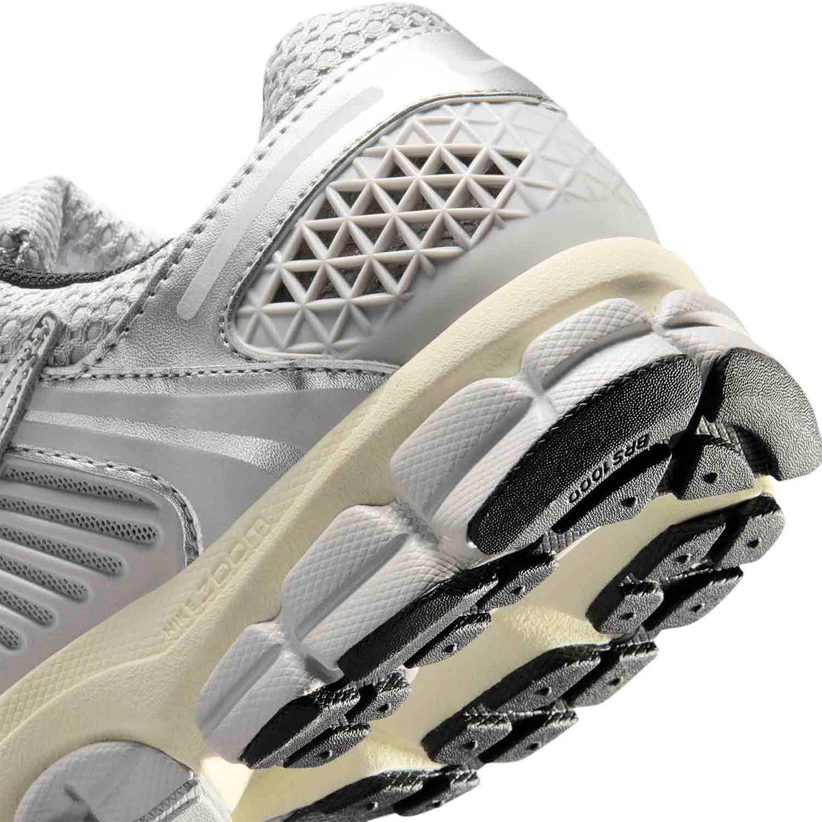 Zapatillas Nike Hombre Zoom Vomero 5 Gris