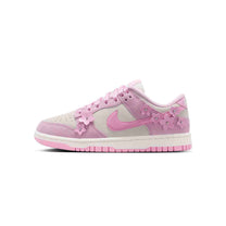 Zapatillas Nike Mujer Dunk Low SE Rosado